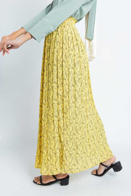 Yellow Petals Pleated Skirt