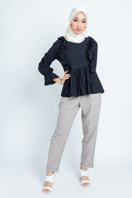 Black Gathered Top With Ruffle