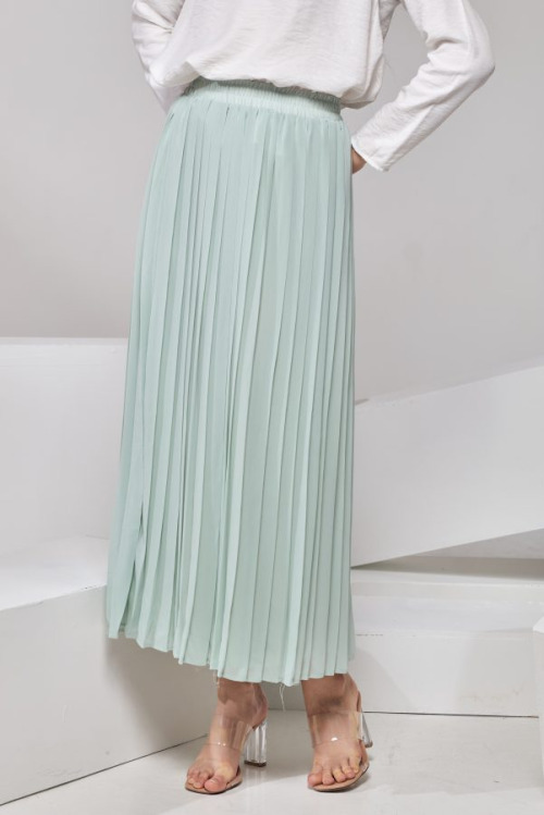 Fresh Pleat Skirt in Mint Green