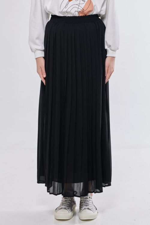 Fresh Pleat Skirt in Black
