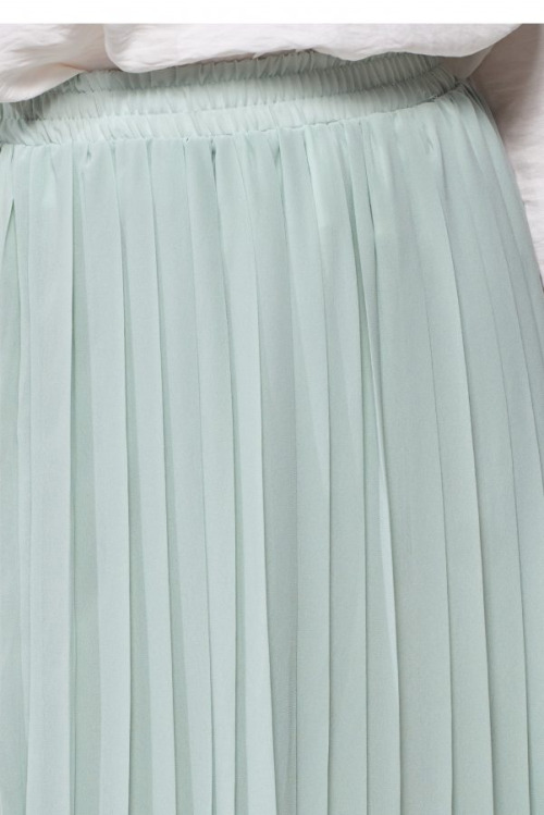 Fresh Pleat Skirt in Mint Green