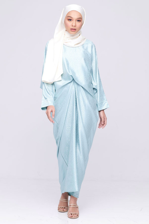 Turqoise Aerisa Satin Kaftan
