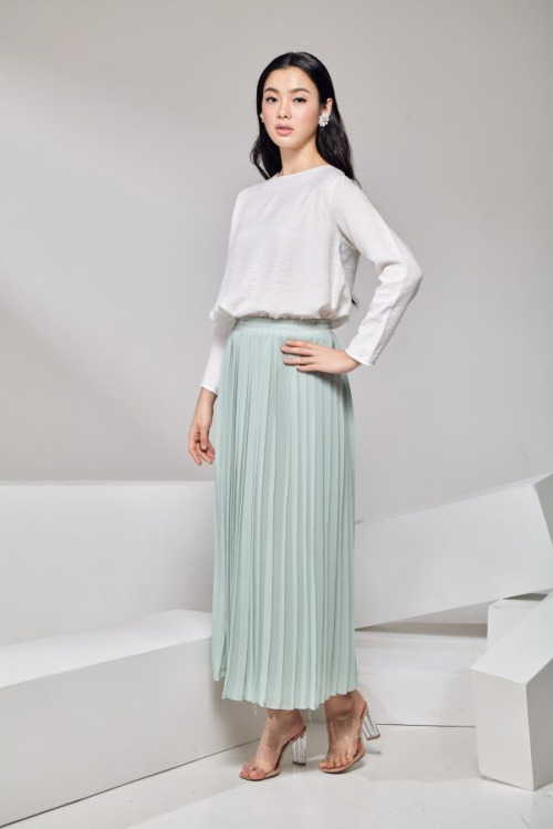 Fresh Pleat Skirt in Mint Green