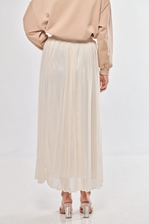 Fresh Pleat Skirt in White