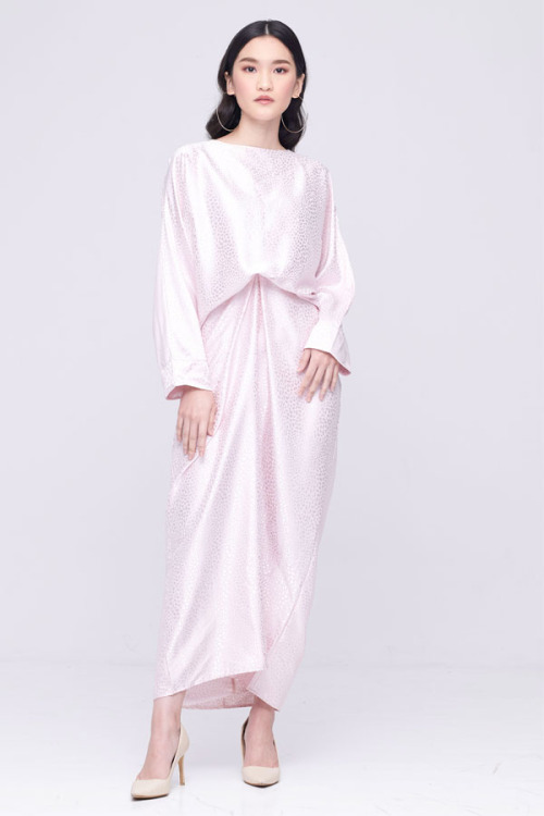 Pink Aerisa Satin Kaftan