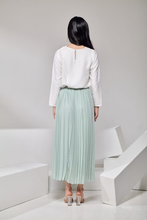 Fresh Pleat Skirt in Mint Green