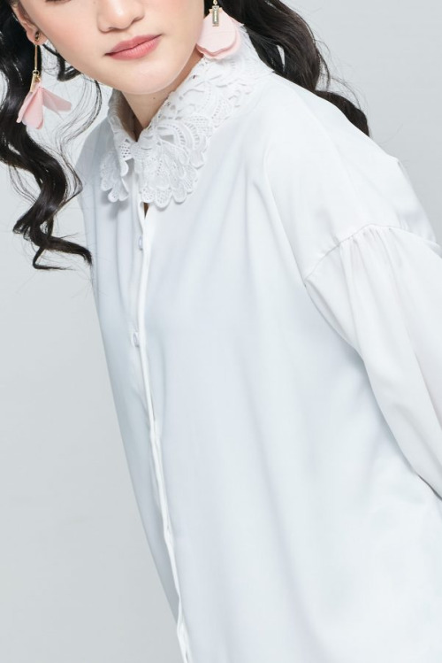 White Top Collar Lace