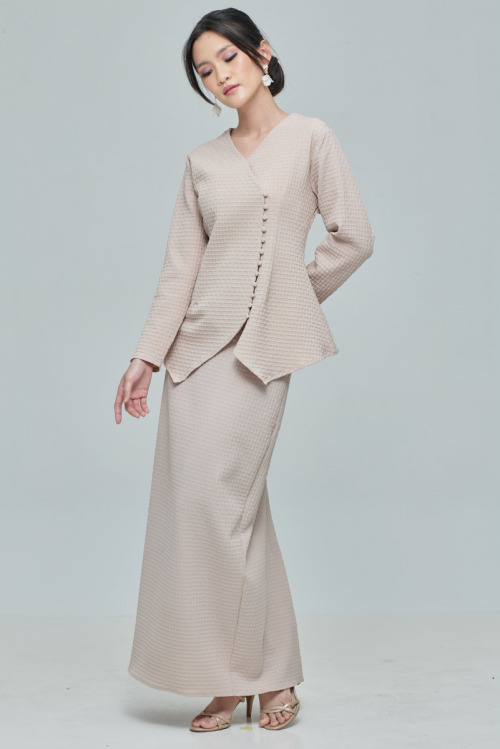 Beige Anggun Modern Kebaya