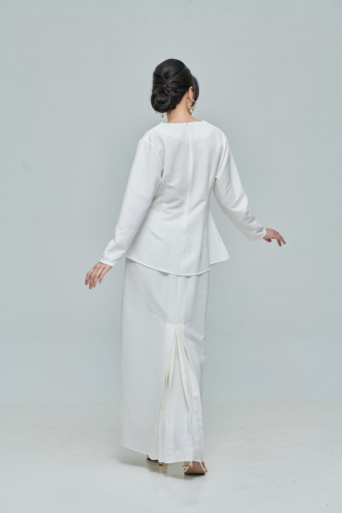 White Anggun Modern Kebaya