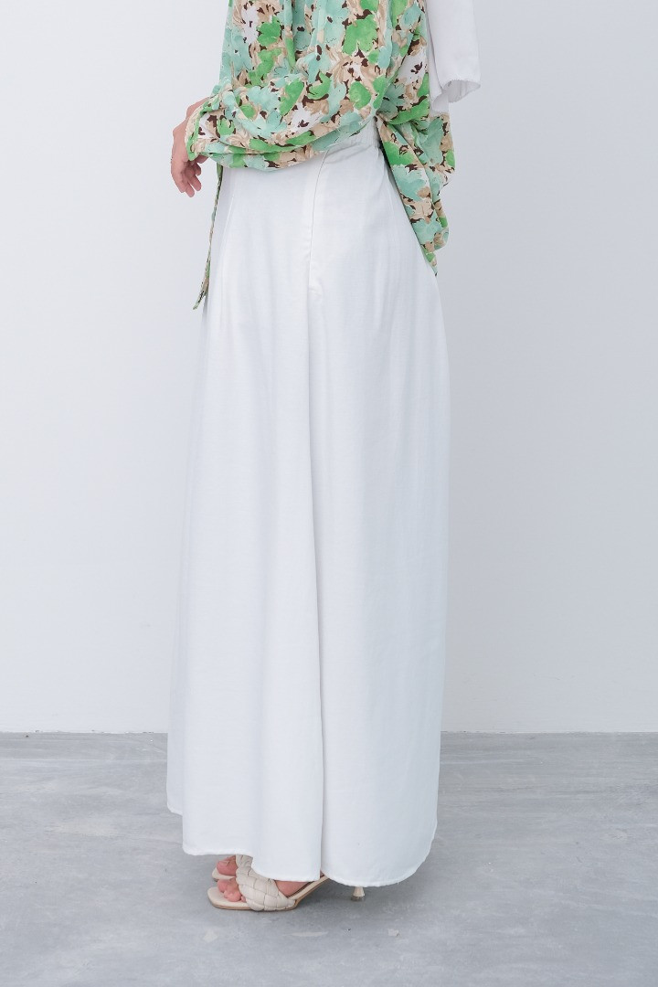 White Havana A-Line Pleated Skirt