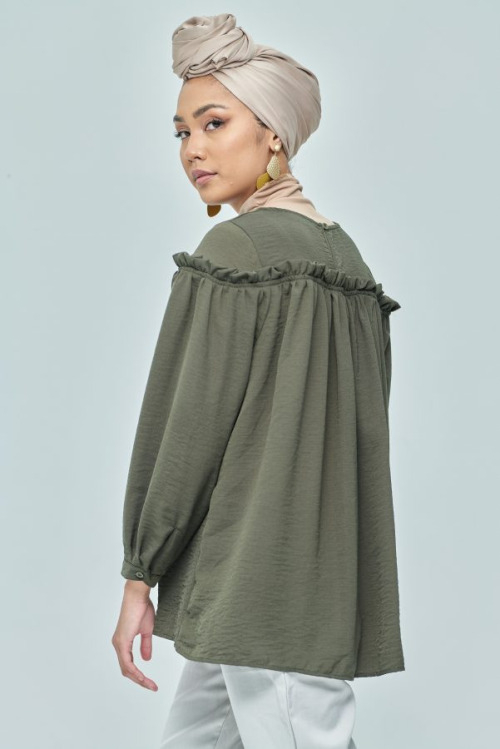 Green Ruffle Cuff Sleeve Top