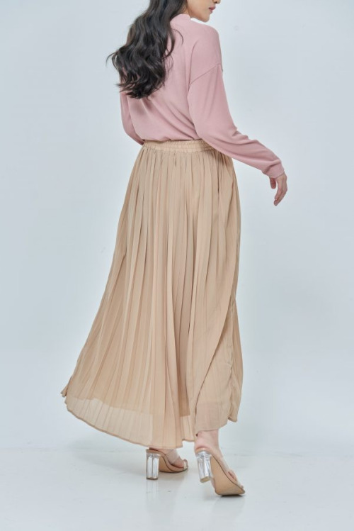 Fresh Pleat Skirt in Light Brown