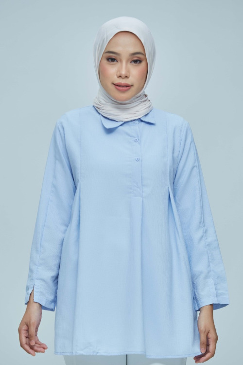 Light Blue Weenie Side Collar Loose Shirt
