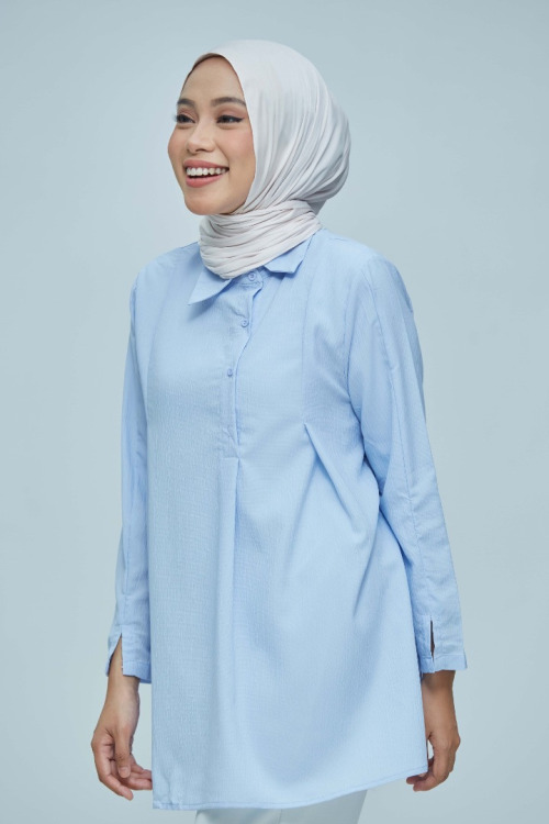 Light Blue Weenie Side Collar Loose Shirt