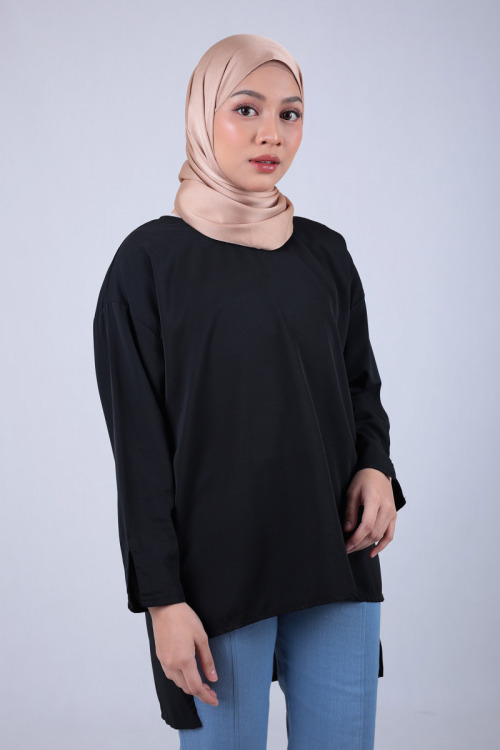 Black Nelly High-Low Slit Blouse
