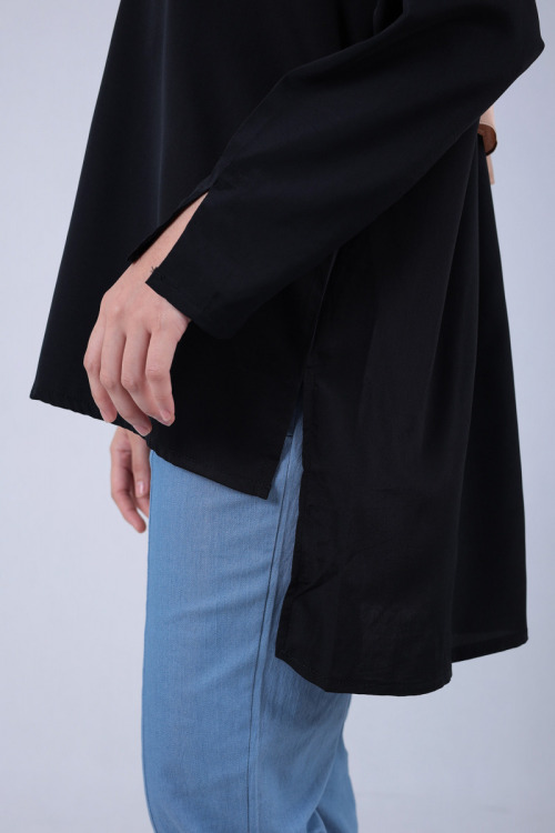 Black Nelly High-Low Slit Blouse