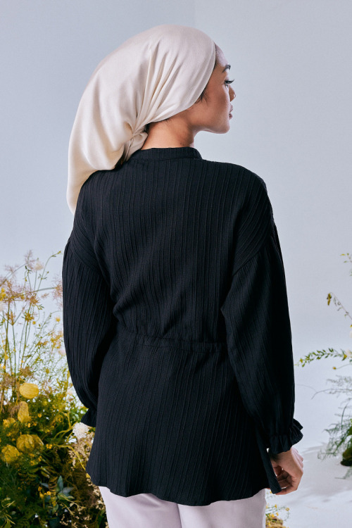Black Fleur Tie Pleat Textured Blouse