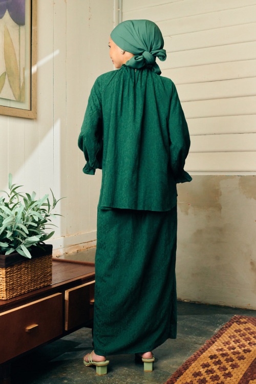 Emerald Green Nasreen Ruffle Textured Cotton Kurung
