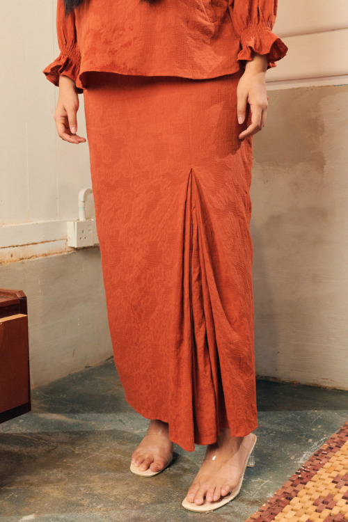 Brick Orange Nasreen Ruffle Textured Cotton Kurung