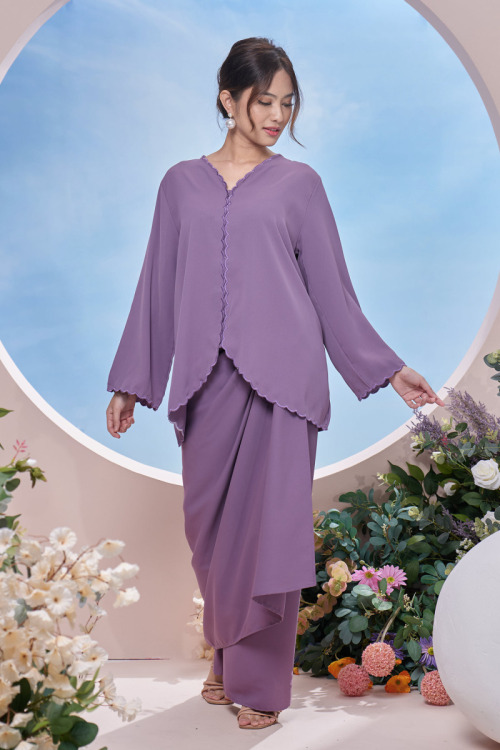 Purple Camelia Scallop Kebaya Modern